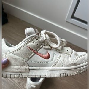 Women’s Nike Dunk Low Disrupt 2 in pale ivory size 6.5